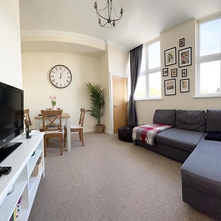 Cosy Town Centre Apartment Close To Beach Μπόρνμουθ Εξωτερικό φωτογραφία