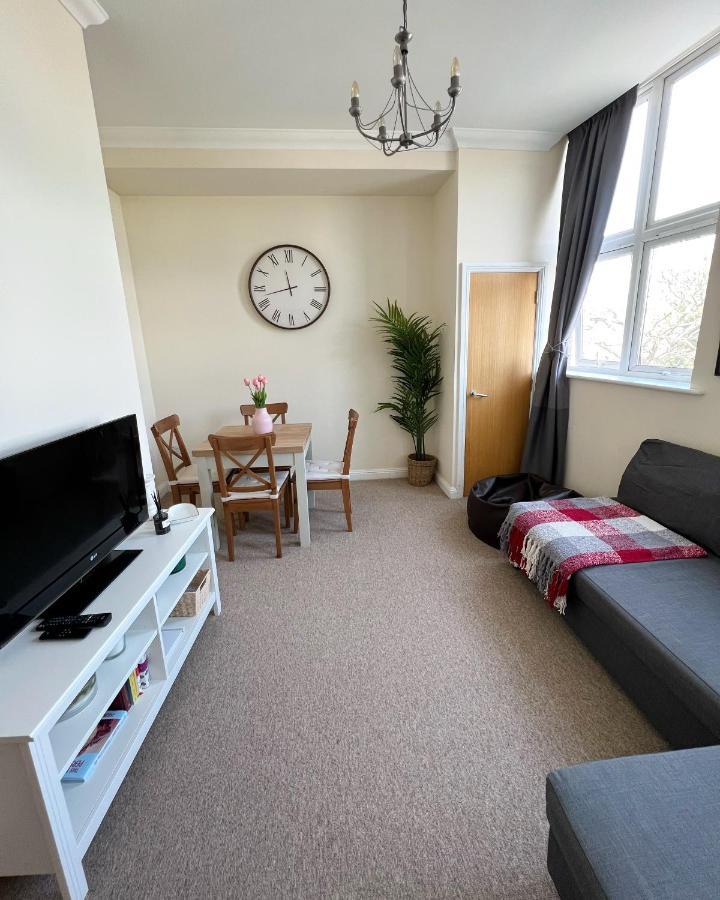 Cosy Town Centre Apartment Close To Beach Μπόρνμουθ Εξωτερικό φωτογραφία